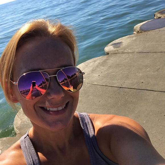 Meet your Posher, Amber - Picture 1 of 1